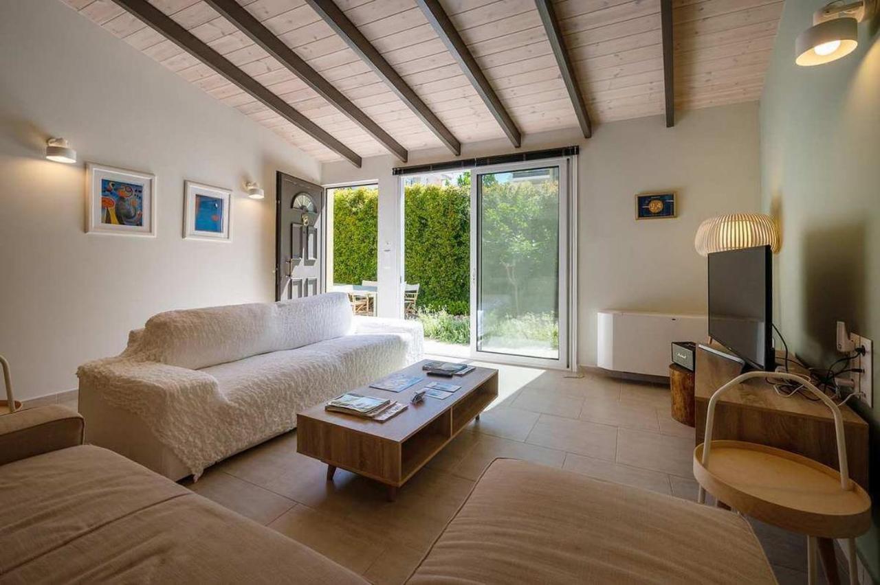 Linas Home - Kalamata Mediterranean Villas Exteriör bild